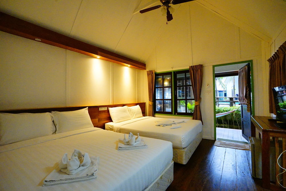Apple Beachfront Resort Trat Kültér fotó